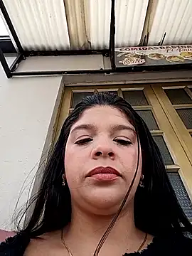 Layla-daring online show from March 26, 2026, 7:34 pm