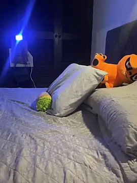 Little  Danni1 online show from January 6, 2026, 3:10 am