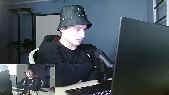 Poliglotjoe1 online show from February 7, 2026, 8:39 pm