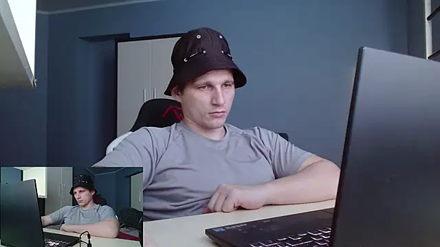 Poliglotjoe1 online show from February 10, 2026, 2:16 pm