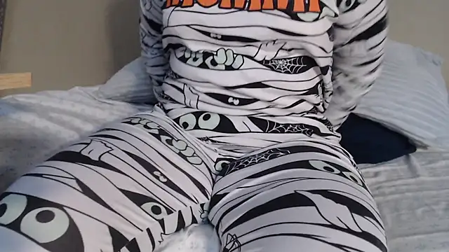 somemoreex1 online show from December 1, 2025, 4:41 pm