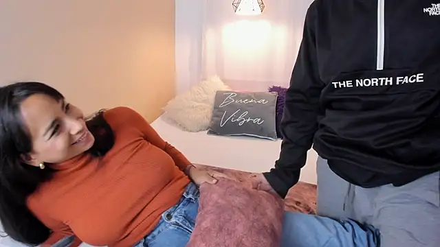 MiaRosy ValentinoRussel online show from November 27, 2025, 7:58 pm