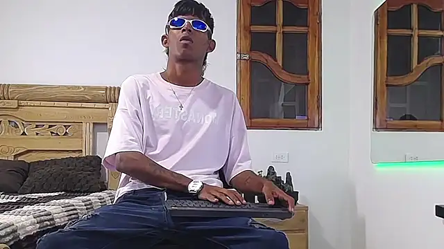 black boy22  online show from December 1, 2025, 2:45 am