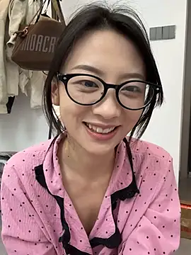 Jinmi125216 online show from April 11, 2026, 3:16 pm