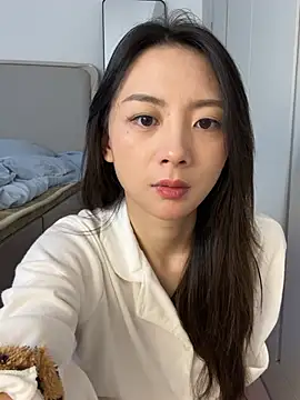 Jinmi125216 online show from April 3, 2026, 10:22 am