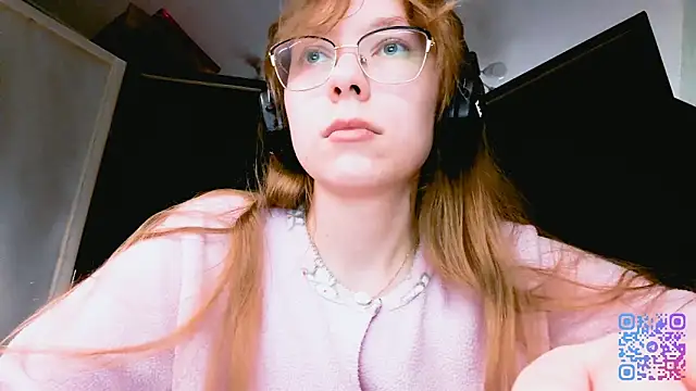 Snapshot of LouettaTornese chatting on November 29, 2025, 9:09 am LouettaTornese online show from November 29, 2025, 9:09 am