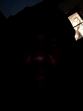 Snapshot of Eezxxx chatting on December 1, 2025, 7:04 pm Eezxxx online show from December 1, 2025, 7:04 pm