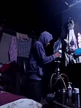 Snapshot of Eezxxx chatting on December 19, 2025, 10:34 pm Eezxxx online show from December 19, 2025, 10:34 pm