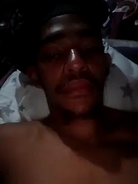 Snapshot of Eezxxx chatting on February 10, 2026, 10:42 pm Eezxxx online show from February 10, 2026, 10:42 pm