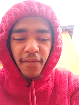 Snapshot of Eezxxx chatting on December 15, 2025, 6:19 am Eezxxx online show from December 15, 2025, 6:19 am