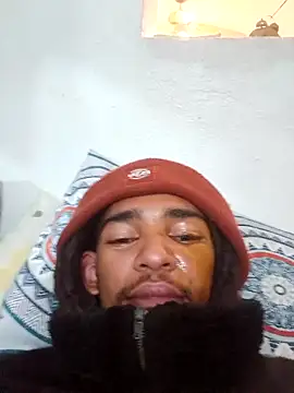 Snapshot of Eezxxx chatting on December 22, 2025, 7:14 pm Eezxxx online show from December 22, 2025, 7:14 pm