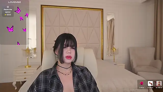 NightAylin online show from April 7, 2026, 8:54 pm