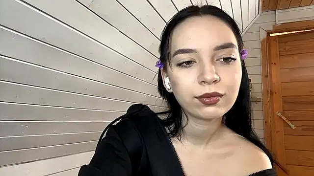 KiyokoEeds online show from November 28, 2025, 7:30 am