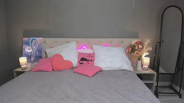 Malika Raspberry online show from February 7, 2026, 1:24 am