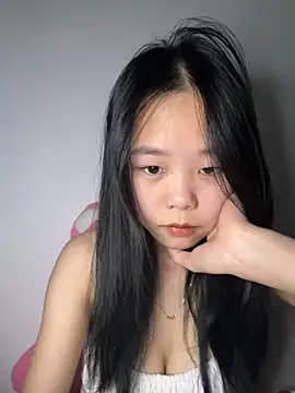 Kiee-lee online show from November 30, 2025, 1:23 pm