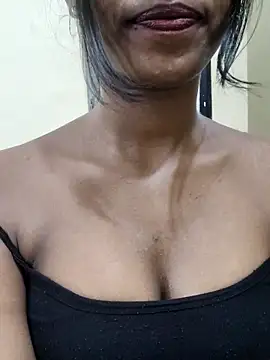 Simran 0011 online show from December 21, 2025, 4:41 pm