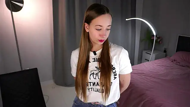 LorettaKay online show from November 26, 2025, 5:07 am