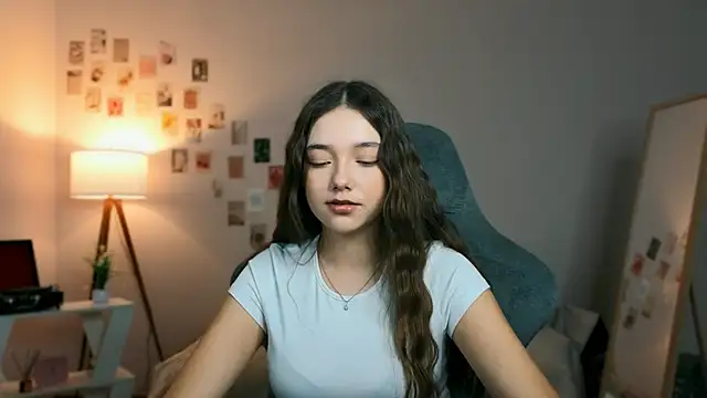 Vexorine online show from April 5, 2026, 4:57 pm