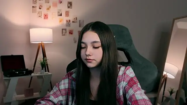 Vexorine online show from December 4, 2025, 7:24 pm