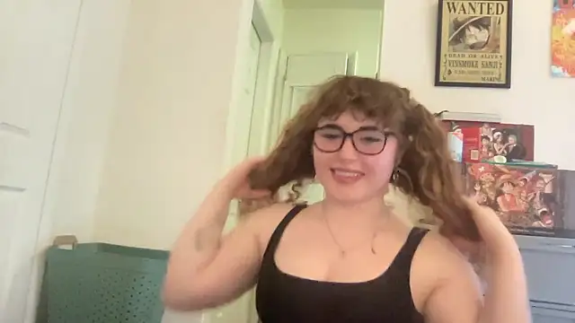 ariapeachy online show from November 21, 2025, 1:43 pm