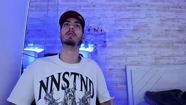 Emir Ozan  online show from January 7, 2026, 11:37 am