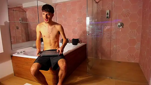 Snapshot of Emir_Ozan_ chatting on February 8, 2026, 8:06 pm Emir Ozan online show from February 8, 2026, 8:06 pm