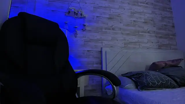 Emir Ozan  online show from January 9, 2026, 7:10 pm