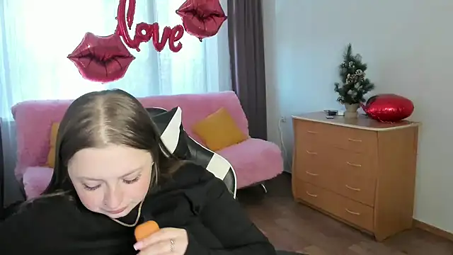 GirlPlayer online show from April 9, 2026, 9:26 am