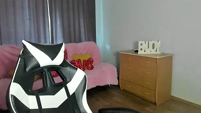 GirlPlayer online show from May 25, 2026, 8:46 am