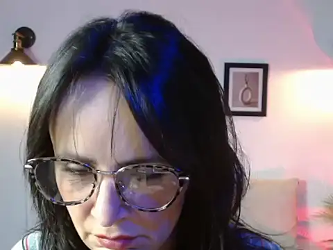 Snapshot of Juliana__lx chatting on February 2, 2026, 1:21 pm Juliana lx online show from February 2, 2026, 1:21 pm