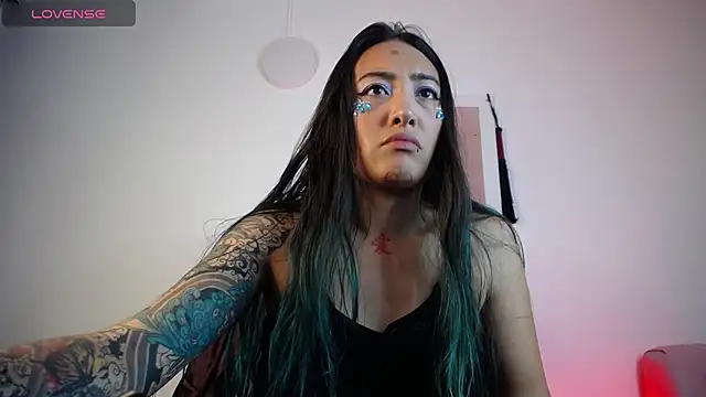 Snapshot of LunaAponte chatting on February 4, 2026, 3:01 am LunaAponte online show from February 4, 2026, 3:01 am