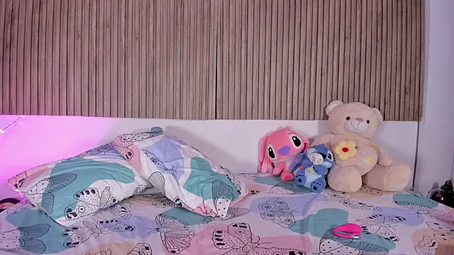 Snapshot of Hayley-Fox chatting on February 26, 2026, 1:27 am Hayley-Fox online show from February 26, 2026, 1:27 am