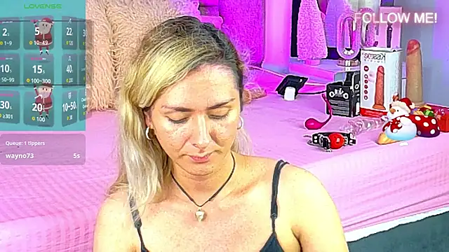 Snapshot of Lunitaa_Diva chatting on December 21, 2025, 4:08 pm Lunitaa Diva online show from December 21, 2025, 4:08 pm