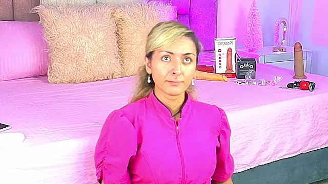 Snapshot of Lunitaa_Diva chatting on December 16, 2025, 1:37 pm Lunitaa Diva online show from December 16, 2025, 1:37 pm