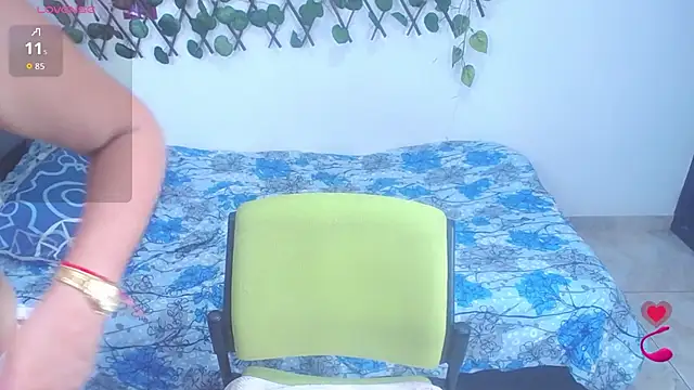 Snapshot of Sara_star1 chatting on November 27, 2025, 1:33 pm Sara star1 online show from November 27, 2025, 1:33 pm