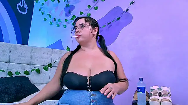 Lorena Adamsx online show from December 1, 2025, 7:04 pm