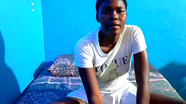 Snapshot of VirginPrincess06 chatting on January 13, 2026, 2:32 pm VirginPrincess06 online show from January 13, 2026, 2:32 pm