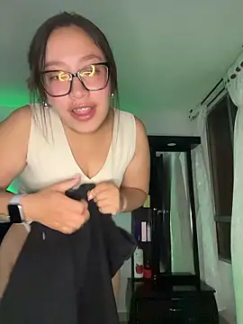 LyaRose online show from January 13, 2026, 2:26 am