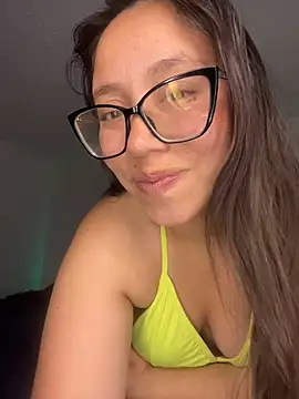 LyaRose online show from May 3, 2026, 2:16 am