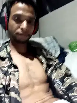 Gzinho69ik online show from May 3, 2026, 9:14 am