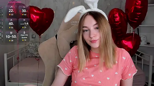 Snapshot of Shy_Polly chatting on February 14, 2026, 12:11 am Shy Polly online show from February 14, 2026, 12:11 am