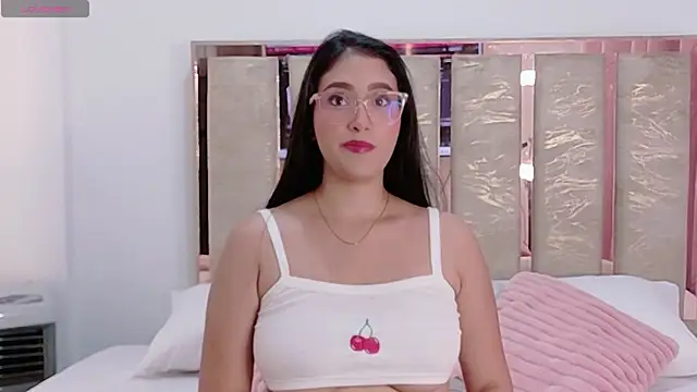 Isa londonn21 online show from December 4, 2025, 9:14 pm