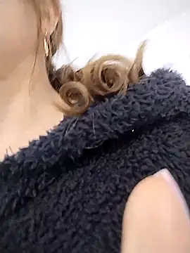 Snapshot of Monitaxhot chatting on February 17, 2026, 10:40 pm Monitaxhot online show from February 17, 2026, 10:40 pm