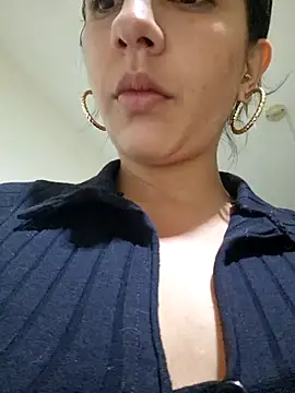 Snapshot of Monitaxhot chatting on November 26, 2025, 1:05 am Monitaxhot online show from November 26, 2025, 1:05 am