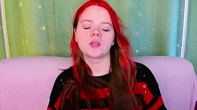 KellyFiery online show from April 12, 2026, 8:28 am