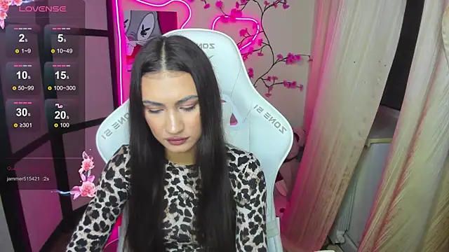 AdeleLuu online show from November 24, 2025, 1:27 am