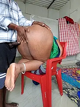 Desicouple1706 online show from February 25, 2026, 4:45 am