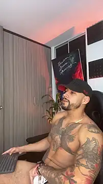 NikoHank online show from December 23, 2025, 4:01 am