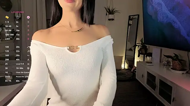 ShyColette online show from April 13, 2026, 7:56 am