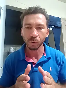 Snapshot of RobertoLuiz84 chatting on February 1, 2026, 1:48 am RobertoLuiz84 online show from February 1, 2026, 1:48 am